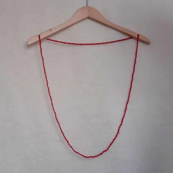 Red beaded necklace - Picture 5 of 8